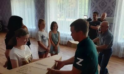В Тюменской области «Единая Россия» подарила гитары детско-юношескому центру в ЛНР