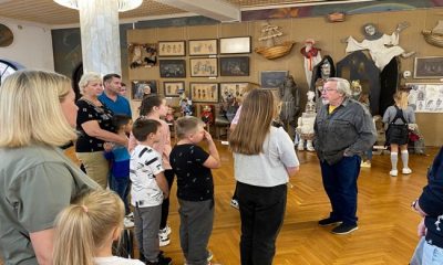 Birleşik Rusya, Voronej’de SVO katılımcılarının çocukları için bir kukla tiyatrosuna gezi düzenledi