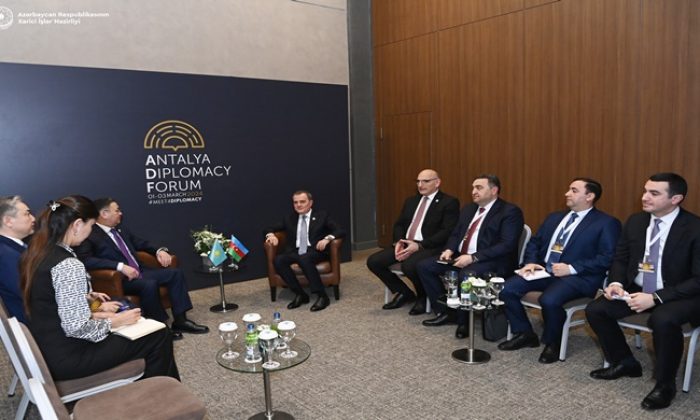 Bakan Jeyhun Bayramov ile Kazakistan Cumhuriyeti Başbakan Yardımcısı Dışişleri Bakanı Murat Nurtleu arasındaki görüşmeye ilişkin basın bilgisi