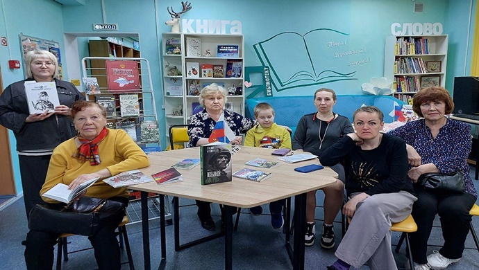 Birleşik Rusya’nın girişimiyle, Murmansk Bölgesi’nde Kuzey-Batı Askeri Bölgesi hakkında yazan şairlerle yaratıcı toplantılar düzenlendi