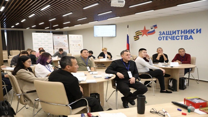 Birleşik Rusya, “Kendi İşim” programı katılımcılarına Yakutistan ve Mari El’de iş turları ve pazarlama dersleri düzenledi