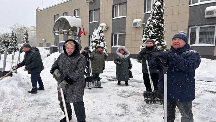 Активисты «Единой России» вышли на субботники в Северном округе Москвы