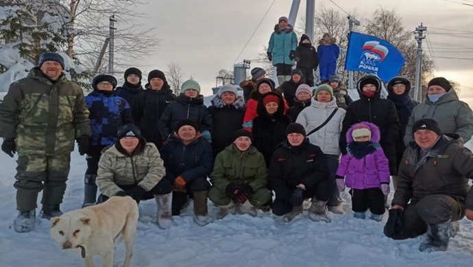 «Единая Россия» провела для жителей села Теги Берёзовского района ХМАО турнир по футболу в валенках