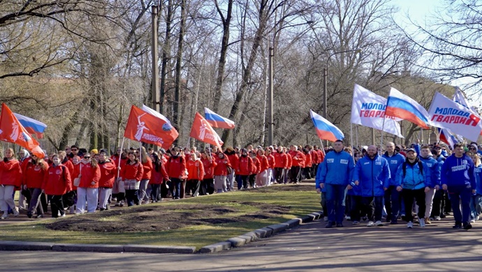 Genç Muhafızlar ve Gönüllü Bölüğü, Kozmonotluk Günü onuruna St. Petersburg’da toplu bir tatbikat düzenledi